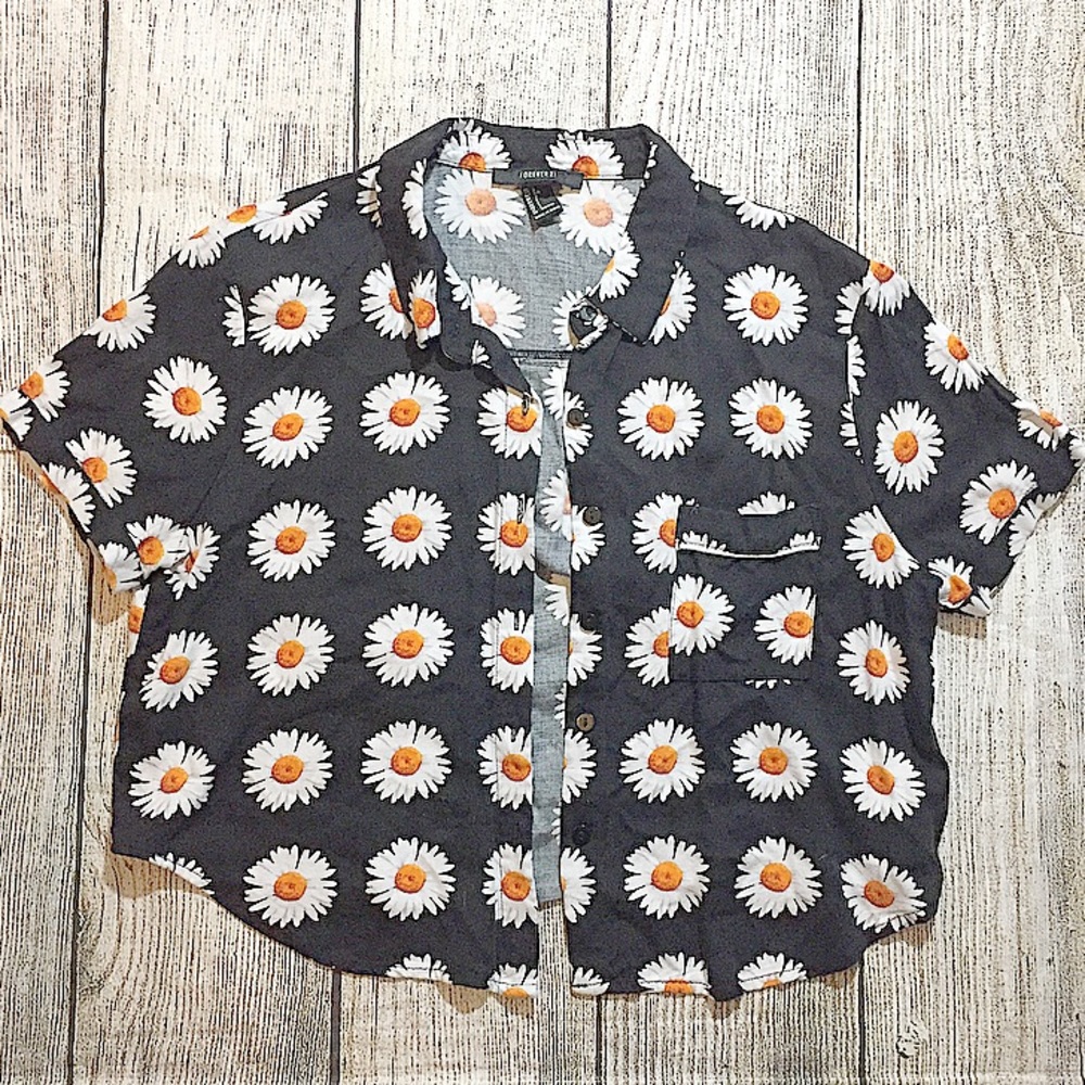 Forever 21 Daisy Cropped Shirt